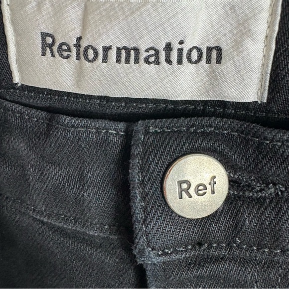 REFORMATION Ultra High Rise Tapered Skinny Jeans in Black Size 24 - Picture 7 of 8